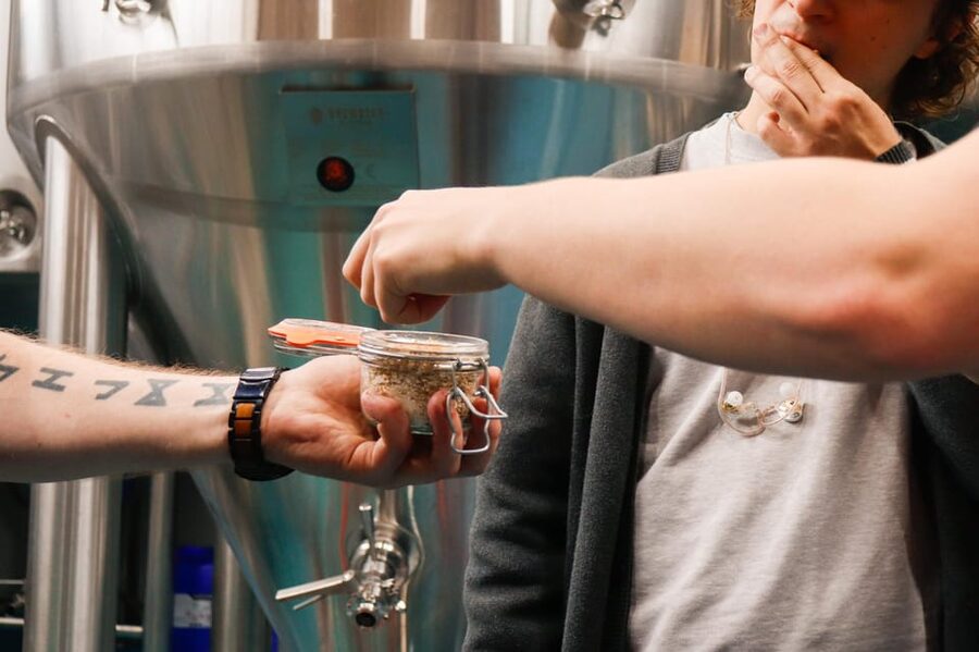 3 Locks Brewing Company: Guided tasting and brewery tour - The tank pour is the memorable moment