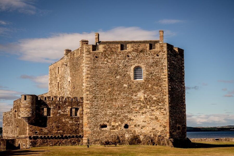 4-Day Outlander Trail From Edinburgh - Who should book this four-day route?