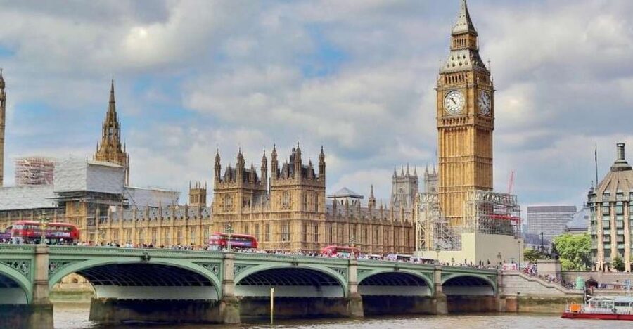 4-Hour Private Tour of London in a Panoramic Black Cab - Key points at a glance