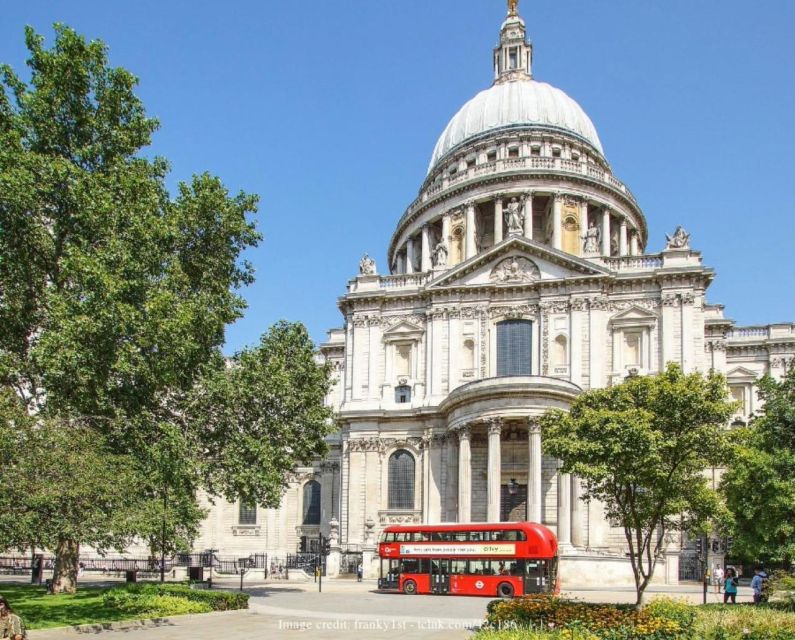 4-Hour Private Tour of London in a Panoramic Black Cab - St Paul’s Cathedral and the route beside the Thames