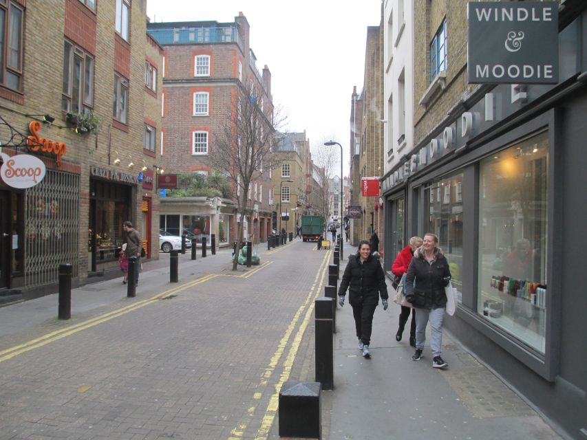 A Muggle's Guide to London: Harry Potter Walking Tour - Starting at Temple with London already in the story