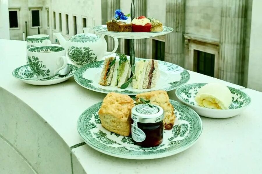 Afternoon Tea at the British Museum - Choosing between loose-leaf, flowering tea, and coffee