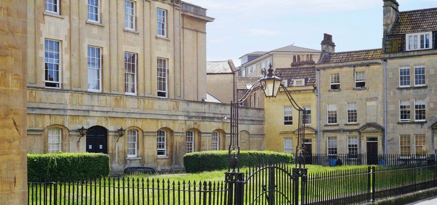 Bath : 2 Hour Historic Walking Tour With An App - Pulteney Bridge and Great Pulteney Street