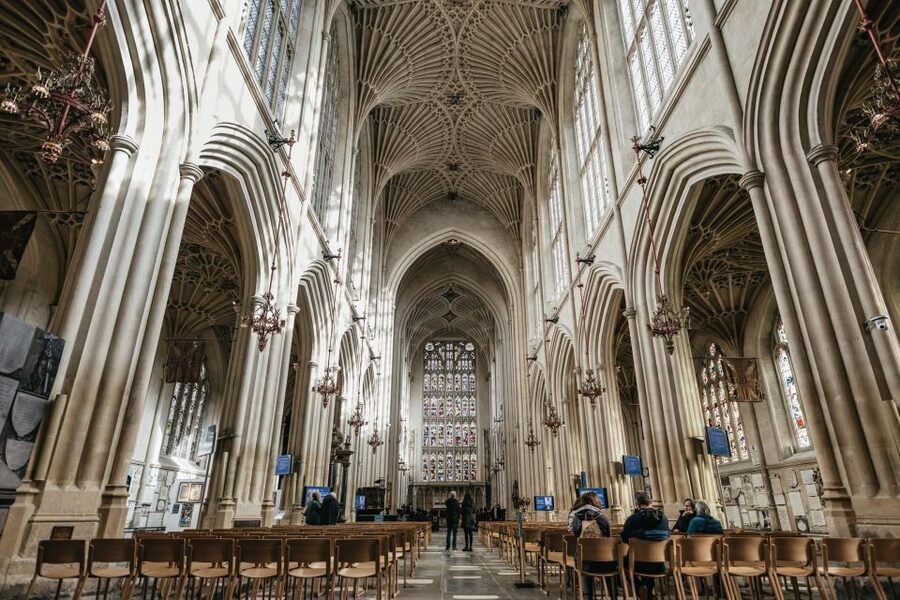 Bath: Bath Abbey and Discovery Centre Entry - Give children a reason to keep looking
