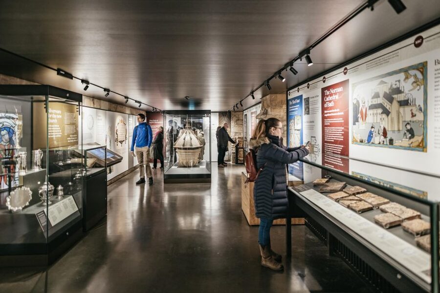 Bath: Bath Abbey and Discovery Centre Entry - Allow time for the Abbey’s changing schedule
