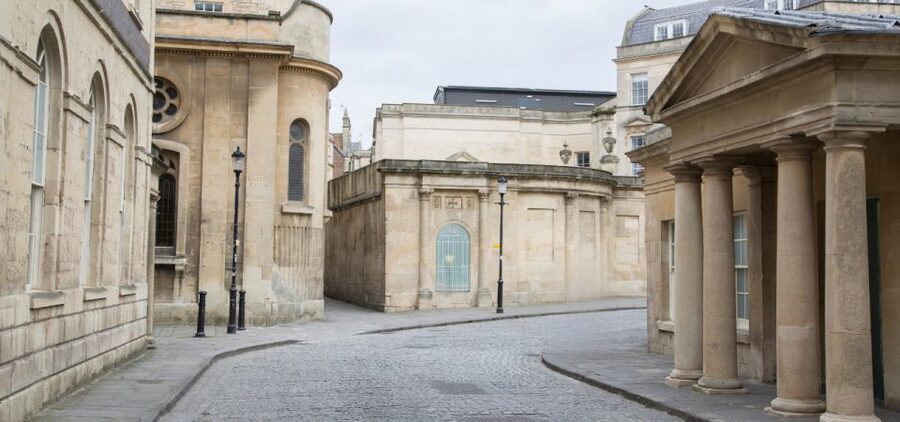 Bath: Bridgeton Walking Tour with an APP - How the app works on the street