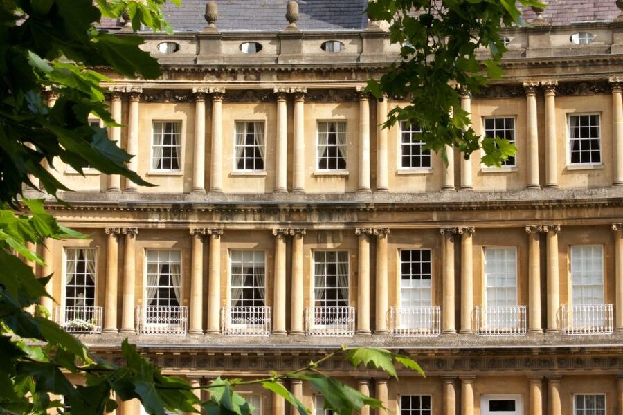 Bath: Guided Walking Tour - Theatre Royal and modern Thermae Bath Spa
