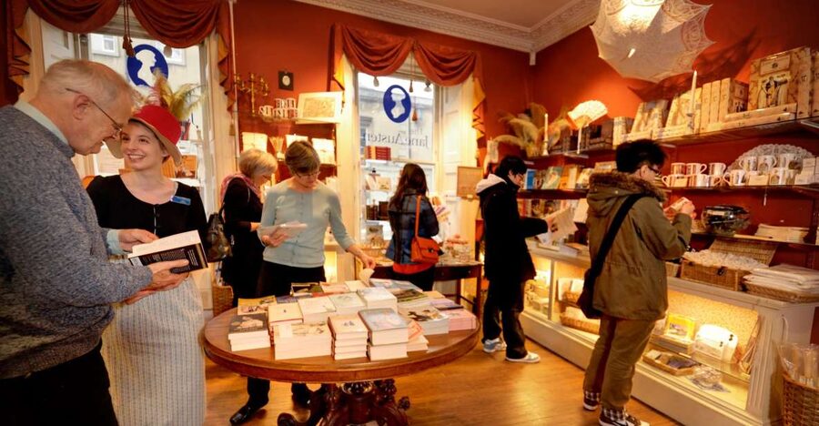 Bath: The Jane Austen Centre Ticket - The costumed introduction sets the tone