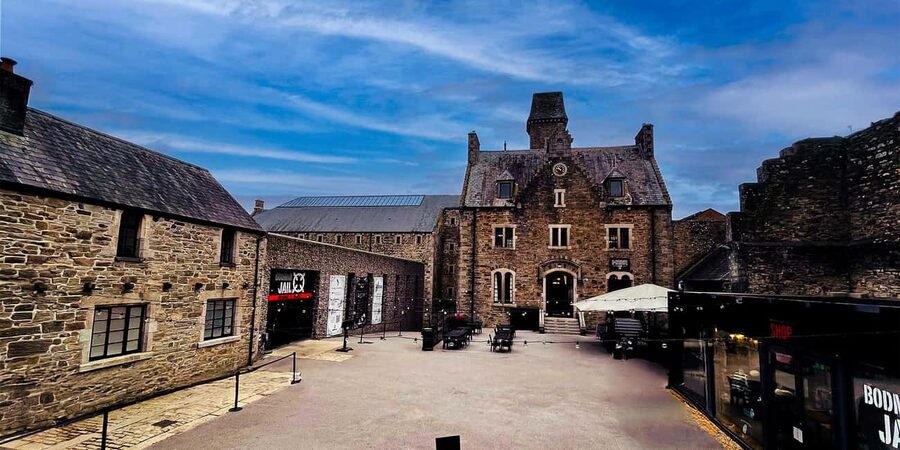 Bodmin: Bodmin Jail Entry Ticket & Dark Walk - The Dark Walk sets the tone
