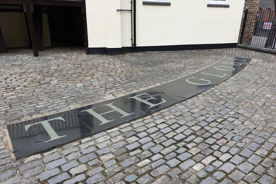 Booze, Brothels & the Bard: London's Bawdy Borough - Crossbones Garden and the Winchester Geese