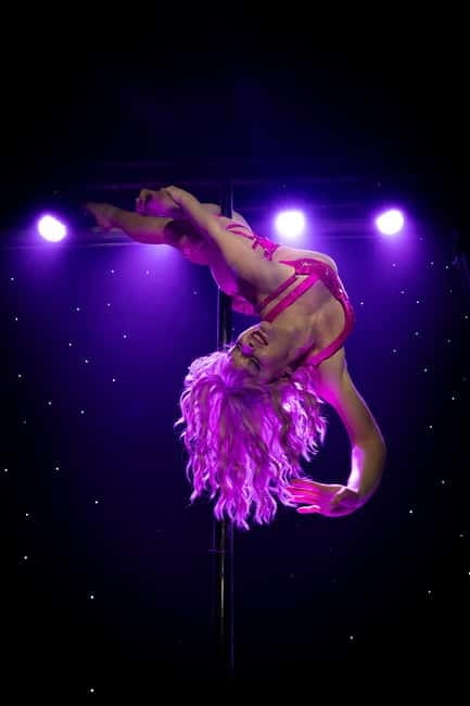 Brighton: Cabaret Carousel Show Ticket - Cabaret Carousel turns dinner into a stage show