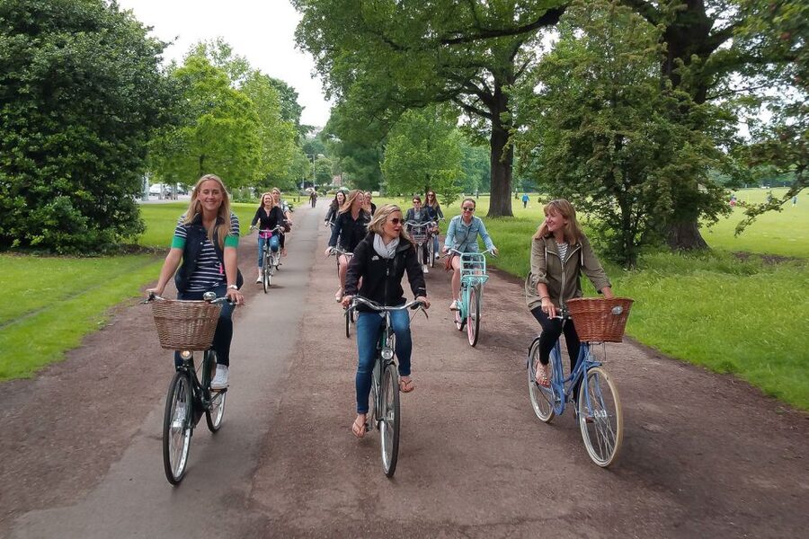 Brighton City Bike Tour - Guides who keep the ride personal