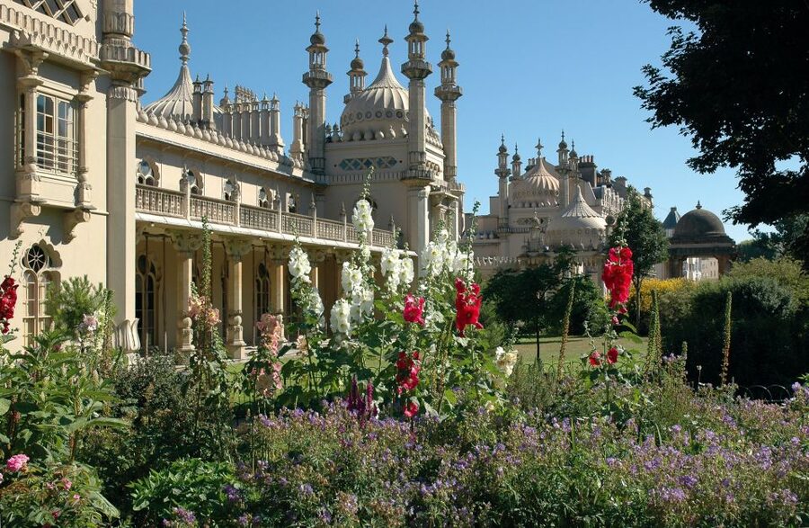 Brighton: Royal Pavilion Admission Ticket - The restored Saloon and the royal route upstairs