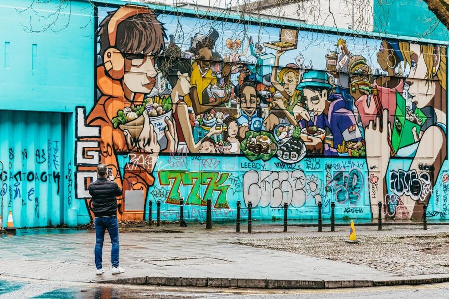 Bristol: Blackbeard to Banksy Guided Walking Tour - The Hatchet Inn, the Cenotaph, and Bristol’s layered stories