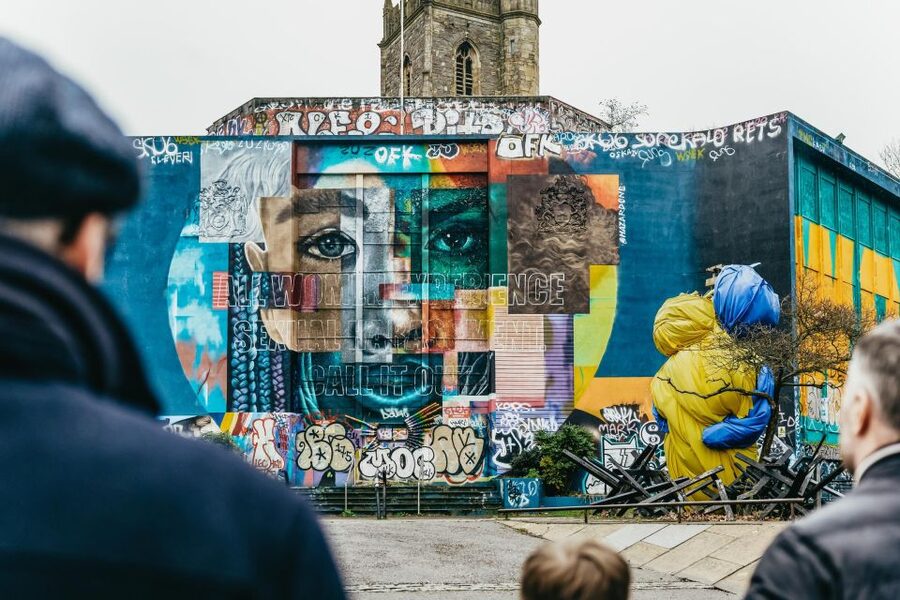 Bristol: Blackbeard to Banksy Guided Walking Tour - Bristol Bridge, Llandoger Trow, and the harbor route