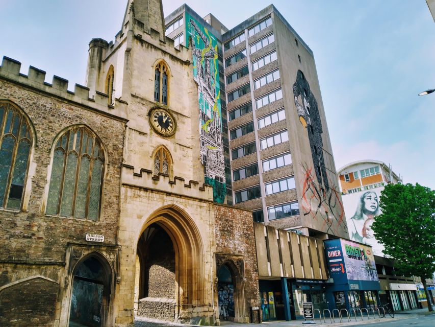 Bristol: Self-Guided Sightseeing Audio Tour - Bristol Cathedral and College Green
