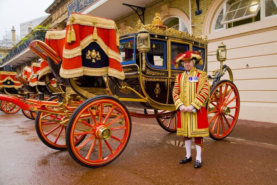 Buckingham Palace: The Royal Mews Entrance Ticket - Meeting the Windsor Greys and Cleveland Bays