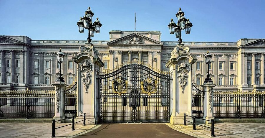 Buckingham Palace: The State Rooms Entrance Ticket - Pushchairs, bags, and practical comfort