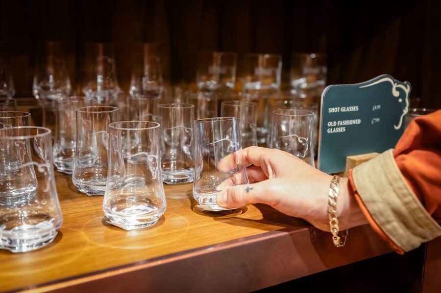 Buffalo Trace Distillery: Whiskey Tasting Experience - What the guide adds to the whiskey