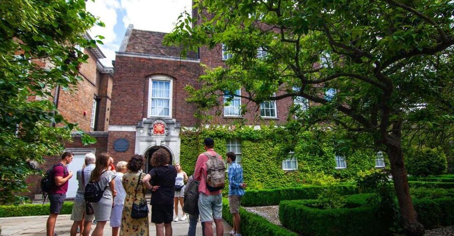 Cambridge: 2-Hour Private University Walking Tour - Who will get the most from this walk?