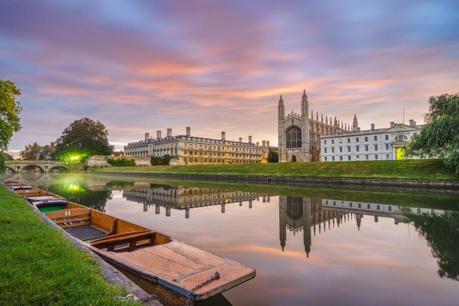 Cambridge: Chauffeured Punting Tour - Starting at Jesus Green and La Mimosa Landing Stage