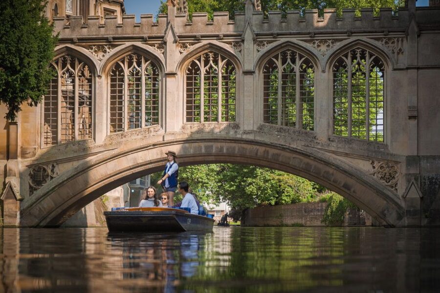 Cambridge: Guided Shared River Punting Tour - Why the guides make the difference