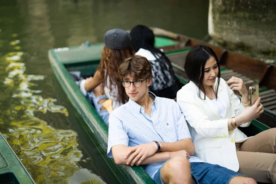 Cambridge: Punting Tour on the River Cam - Clare Bridge and the College Gardens