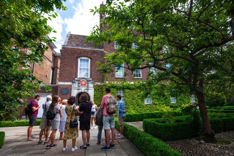 Cambridge: University Alumni Tour with Kings College Option - A walking route through Cambridge’s essential sights
