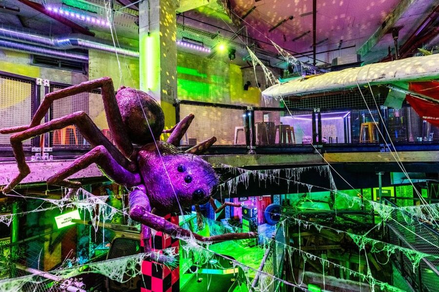 Camden: Junkyard Golf Club Tickets for 9 or 18 Holes - Bozo, a creepy fairground with a dystopian edge