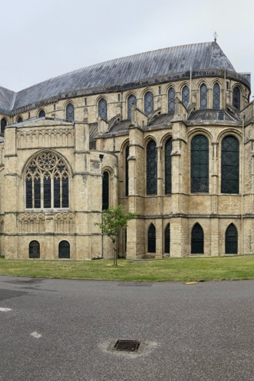 Canterbury: Walking Tour with Green Badge Guide - A modern pause at the Marlowe Theatre