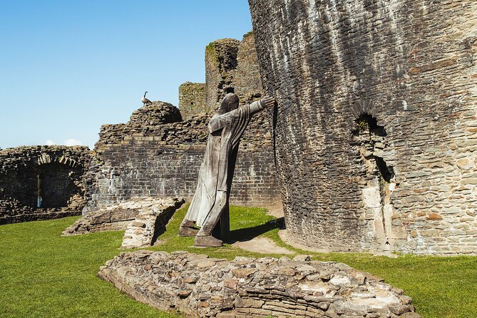 Cardiff: Welsh Castles, Mountains & Steam Railway Day Tour - The guide makes the long day easier