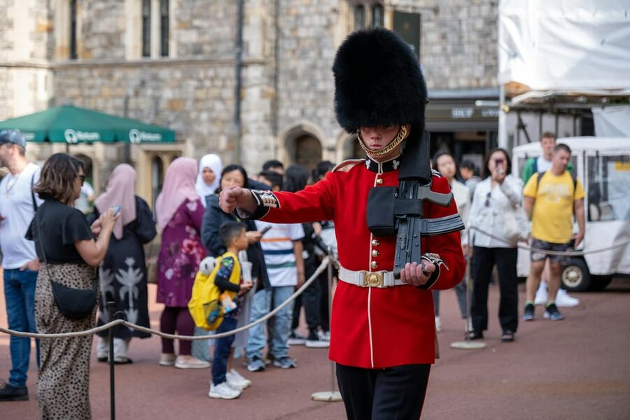 Changing of the Guard Experience in London - Who should book this London walk