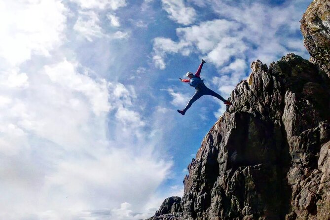 Coasteering (Cliff Jumping, Scrambling, Wild Swimming) on Anglesey - Key points to know before you book