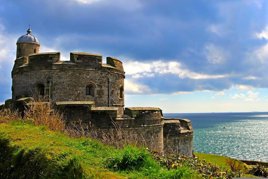 Cornwall: Online Road Trip Travel Guide - Coastal paths, coves, and Cornish stories