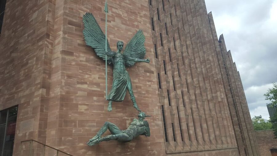 Coventry: Godiva's Cathedral Quarter Guided Walking Tour - Coventry Castle and the city of kings