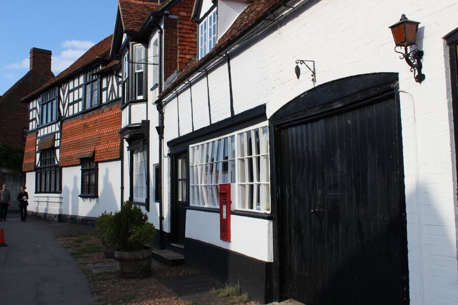 Day-Tour of the Midsomer Murders Locations - What the guide and driver add