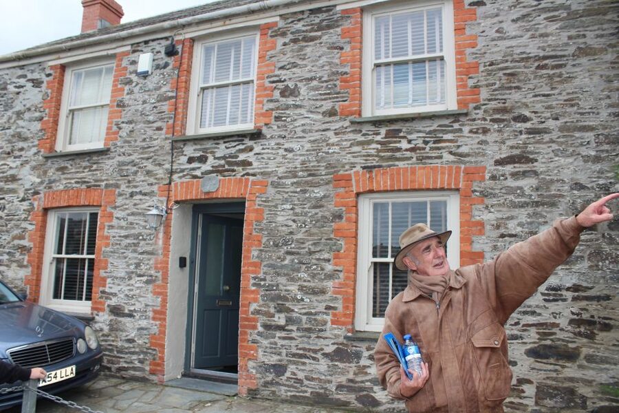 Doc Martin Tour - Behind the scenes with a local extra