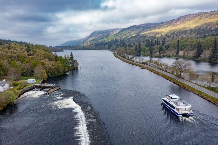 Dochgarroch: Caledonian Canal and Loch Ness 50min Cruise - What you see along the canal