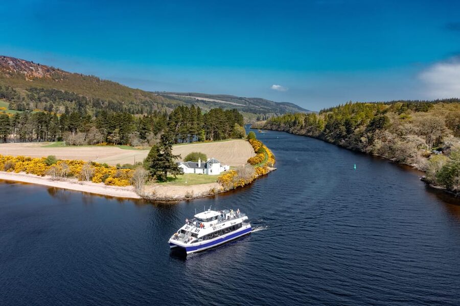 Dochgarroch: Caledonian Canal and Loch Ness 50min Cruise - The guide is part of the experience