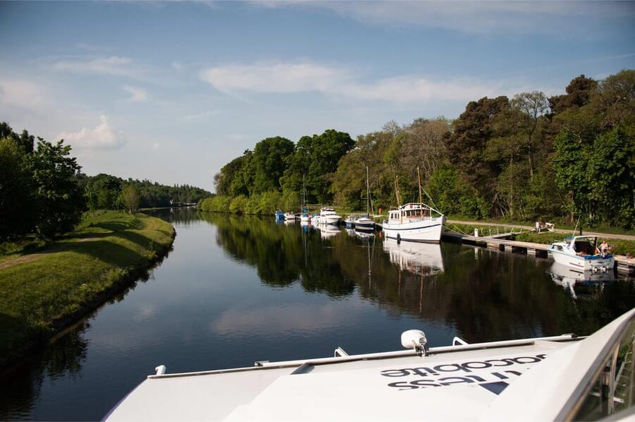 Dochgarroch: Caledonian Canal and Loch Ness 50min Cruise - Wheelchair access and family use