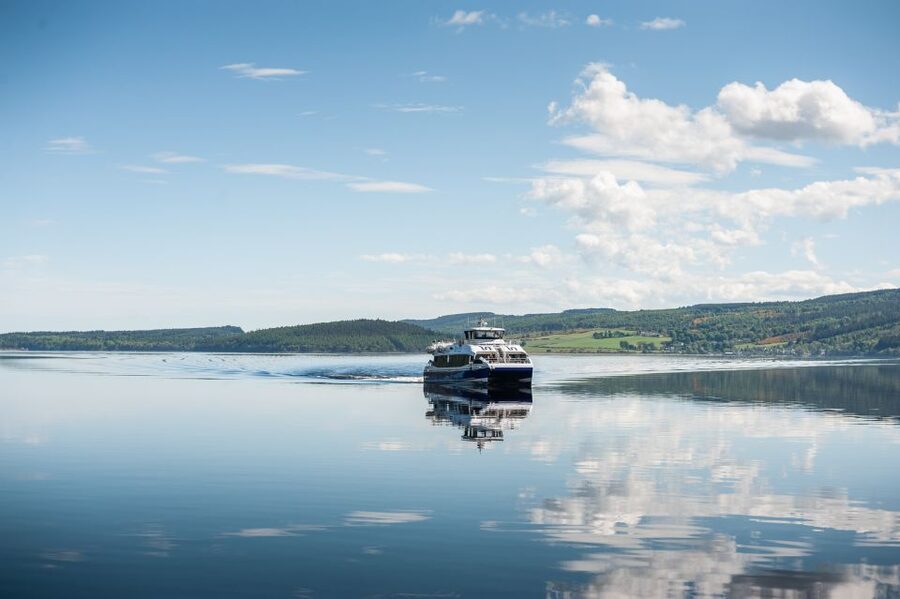 Dochgarroch: Loch Ness and Caledonian Canal 2-Hour Cruise - Food, Drinks, Wi-Fi, and Comfort