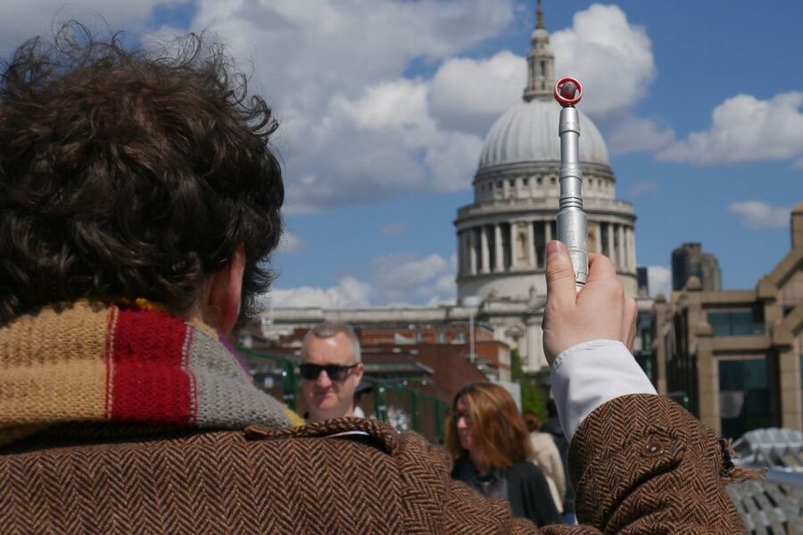 Doctor Who London Walking Tour - Finding the Nestene signal from Rose