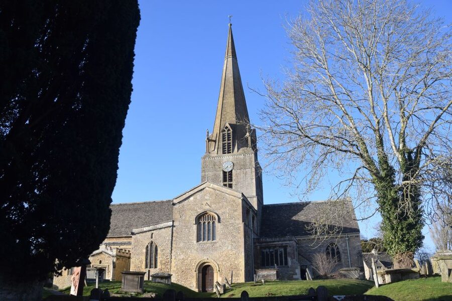 Downton Abbey and Village Small Group Tour from London - Transport and group size