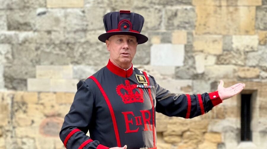 Early Access:Tower of London Opening Ceremony & Royal London - The Crown Jewels before the crowds