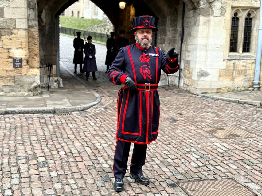 Early Access:Tower of London Opening Ceremony & Royal London - The Beefeater ceremony, useful but not the main event