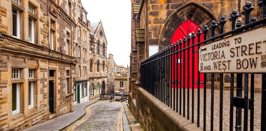 Edinburgh: Guided Harry Potter Tour in French - Why Edinburgh suits a Harry Potter walking tour