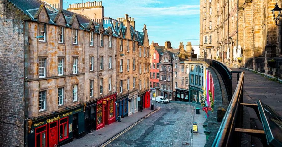 Edinburgh: Guided Harry Potter Tour in French - Following Rowling through Edinburgh’s Old Town
