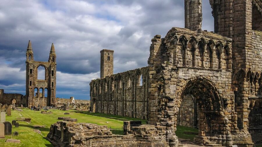 Edinburgh: St Andrews, Dunfermline Abbey and Fife Coast Tour - Starting at Morrison Street and crossing the Forth