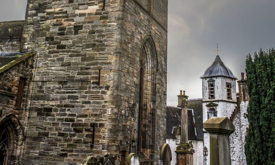 Edinburgh: Stirling, Whisky and St Andrews Tour in Spanish - How whisky is made inside a distillery