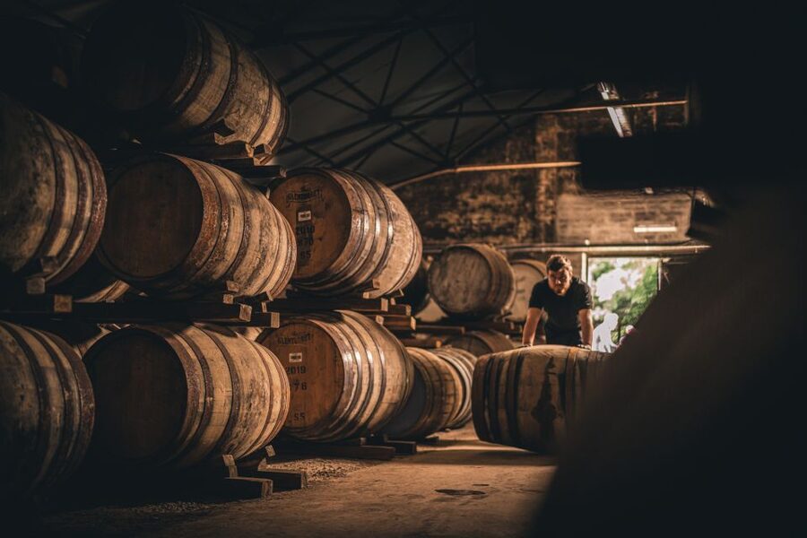 Edinburgh: Ultimate Whisky Experience - Glenturret, traditional methods and a different mood